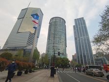 正对人民广场!精装修带家具!纯写字楼!地铁口!标志性建筑双面