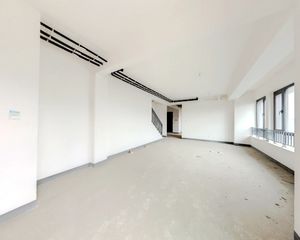 百仁公园对面 次新房 蓝光雍锦园 内跃 清水 性价比高