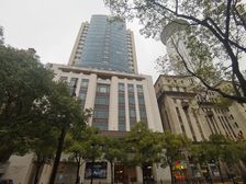 人民广场高品质楼盘!朝南看市政府!精装修家具!纯写字楼招租高