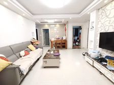 南北通透2房2厅,格局好,地铁口200米,满五年无税,房东急