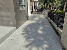富和名都 1楼带花园复式三房三卫全新装修未住过 拎包入住
