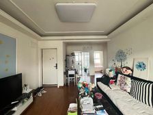 联航路地铁站旁,带阁楼,南北通两房,精装修保养好,拎包入住