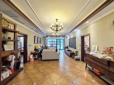 品质洋房大底跃 实得800平 花园200平 豪华装修 近公园