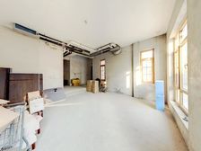 双拼东户,毛坯,南院子,和西户是一栋,一起出售!