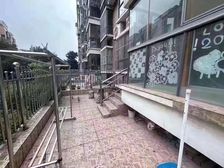 扬名苑精装一楼带大院子宽厅92平103万独立车库南北通透