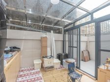 新上精装修三房,中秧空调+地暖,一楼送30平大花园,不靠路