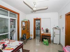 曹路地站旁大一房,小区中心位置,中间楼层,低总价,随时看房