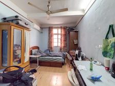 大木桥路地铁口,安静不临街,好出租,总价低,看房有钥匙。
