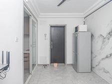 地、铁口,低楼层,南北通,精装拎包入住,业主诚售,看房方便。