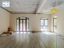 国宝联排别墅边户 带200平花园 全款无抵押