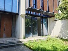 晋合水巷 次新小区 小区中间位置大花园 土建已做好 三个车位