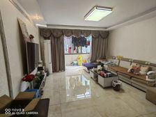 新上架,精装修3房2厅,一楼有地下室,采光无遮挡,诚心买急抛