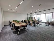 绿地中心 3办16人工位 智能面板 带家具含税 超光超赞