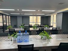 旺座现代城 242平好房出租 精装全新家具 特价45块 急租
