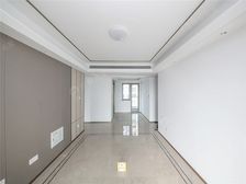 【0.5】21年次新房,可看江景,三开间朝南,,从未入住