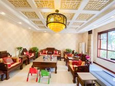 河畔别墅满五年,一楼带院乐翻天