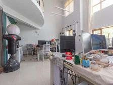 贾鲁河河景房,精装修,上下三层带个大露台