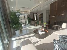 温哥华新出联排别墅 上三下一 人车分流 楼间距80米