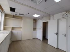 广州现成直播间 2个间隔 地铁上 独立空调物业便宜 随时出入