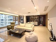 正看凤翔湖!4房 位!不临街!看房子随时方便!次新小区!