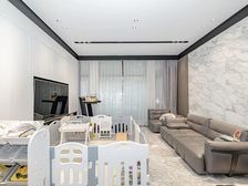 店长力推!全新装修500W,四期稀有中间位置, 无个税