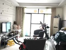 南北通透,大平层,繁华地段,采光充足 能看见海的房子