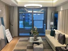 金地九峯境9千出头的精装准现房,工对面带中央空调交付