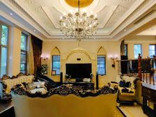 蔚蓝卡地亚联排别墅端头位置 门口敞亮