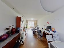 西四环边。天鸿美域南区,南北通透两居室,小区中间位置,