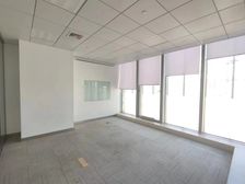 真房实拍市中心云蝠大厦 临近地铁口 高端办公环境 随时可看