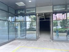 沈半路旺铺出租!租金低,可摄影或商业用途,纯毛坯!无中介费!