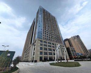 东三环、5层楼酒店物业、单价6853元、带450平大堂