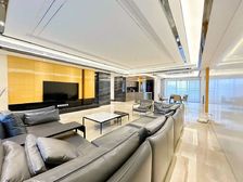 本人老客户的房子,中高层视野,带3个车位,正中间南北通透!