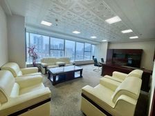 五羊邨地铁口 五羊新城广场 7个房100人工区 有免租期