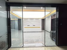 高铁站建正东方中心双地铁口280平西南户双面采光出租拎包办公