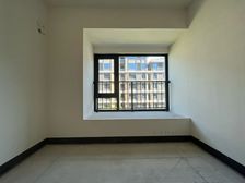 轻轨旁香港置地高品质板式洋房