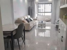 地铁口精装修南北房急售,价可谈工商和 密码锁电梯入库