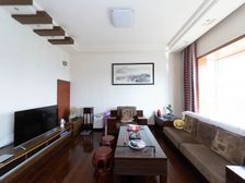 新上 复式 空中别墅 附送大露台和阁楼 看中价好谈 有车位