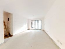 地铁1号线地铁口,户型好,视野开阔,房东诚心卖