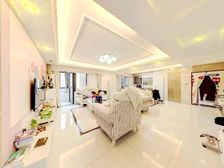 小区管理严谨,干净整洁。全明户型,方形板正