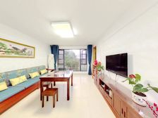 东边湖边,前面无挡,保养好,视野开阔,全天阳光