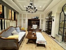 地铁口 双开间大别墅 实用400平米 全明 双车位 伶包入住