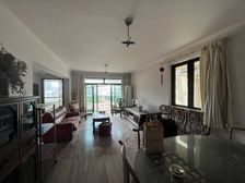 房东需要资金周转!降价200万急售!高区边套户型!全明采光好