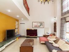 基本上没住过 中间位置 带车位 带露台