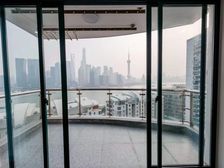 醉美北外滩!大阳台上赏江景品红酒!