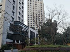 西湖文化广场地铁口附近130方沿街商铺出租招休闲零食等业态