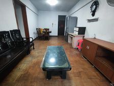 华都花园 86平3居 低楼层三楼 大润发对面 便宜急售