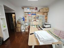 朝南 中间楼层 满五 有电梯 临地铁 产权清晰