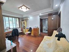 今日新上房源,三林世博家园C区76平两房一厅,小区中间位置