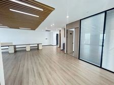 东部新城地铁口!宁兴国贸大厦264平价格2.5含税三隔间